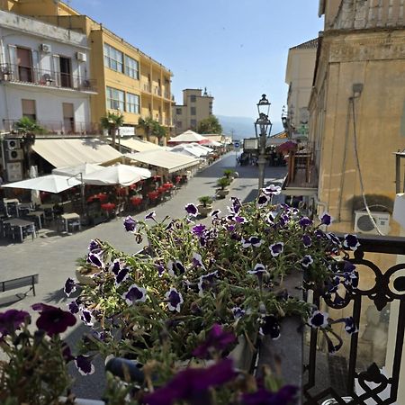 La Meridiana - Centro Storico Di Pizzo Bed & Breakfast Exterior photo